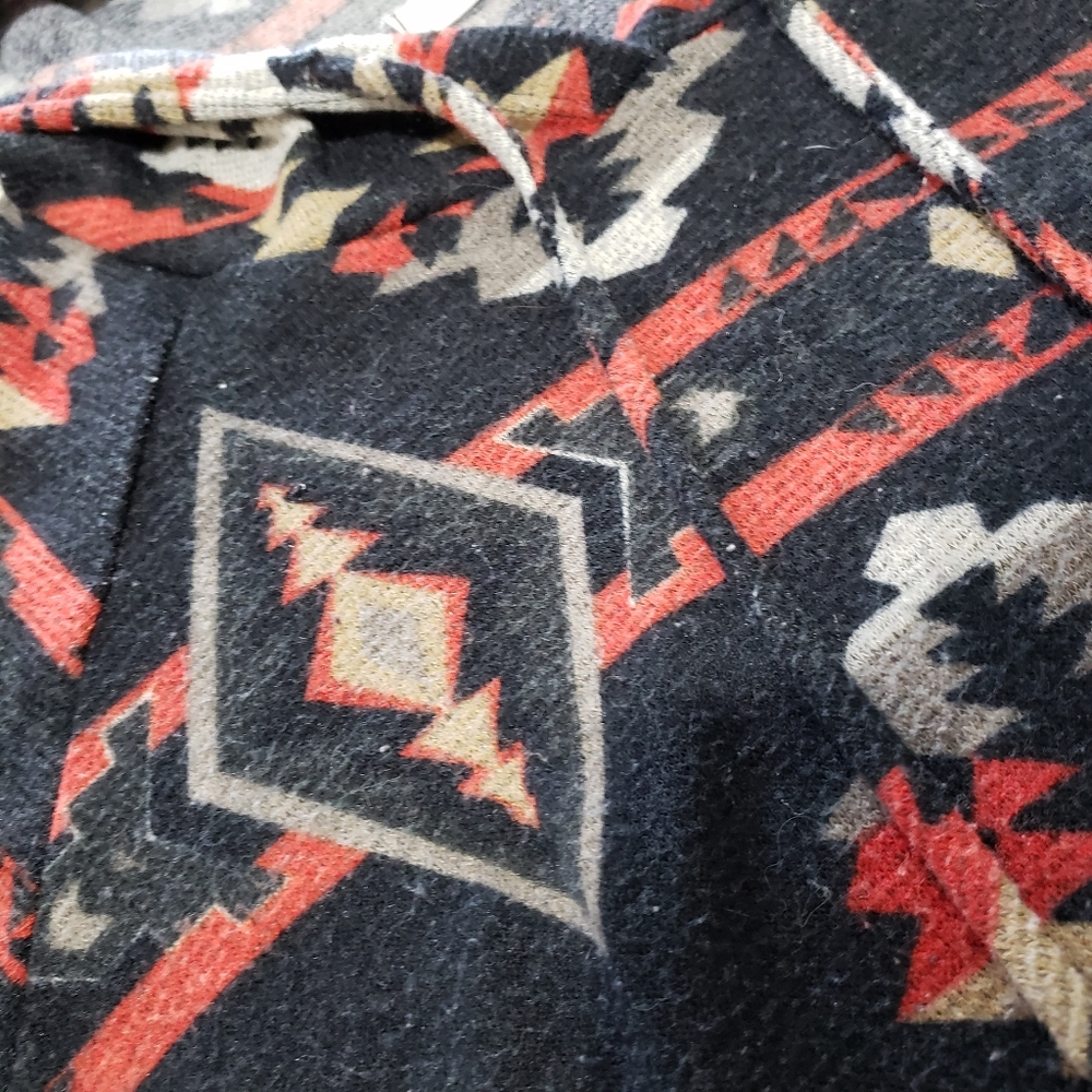 Aztec Crop - Picture 2 of 2